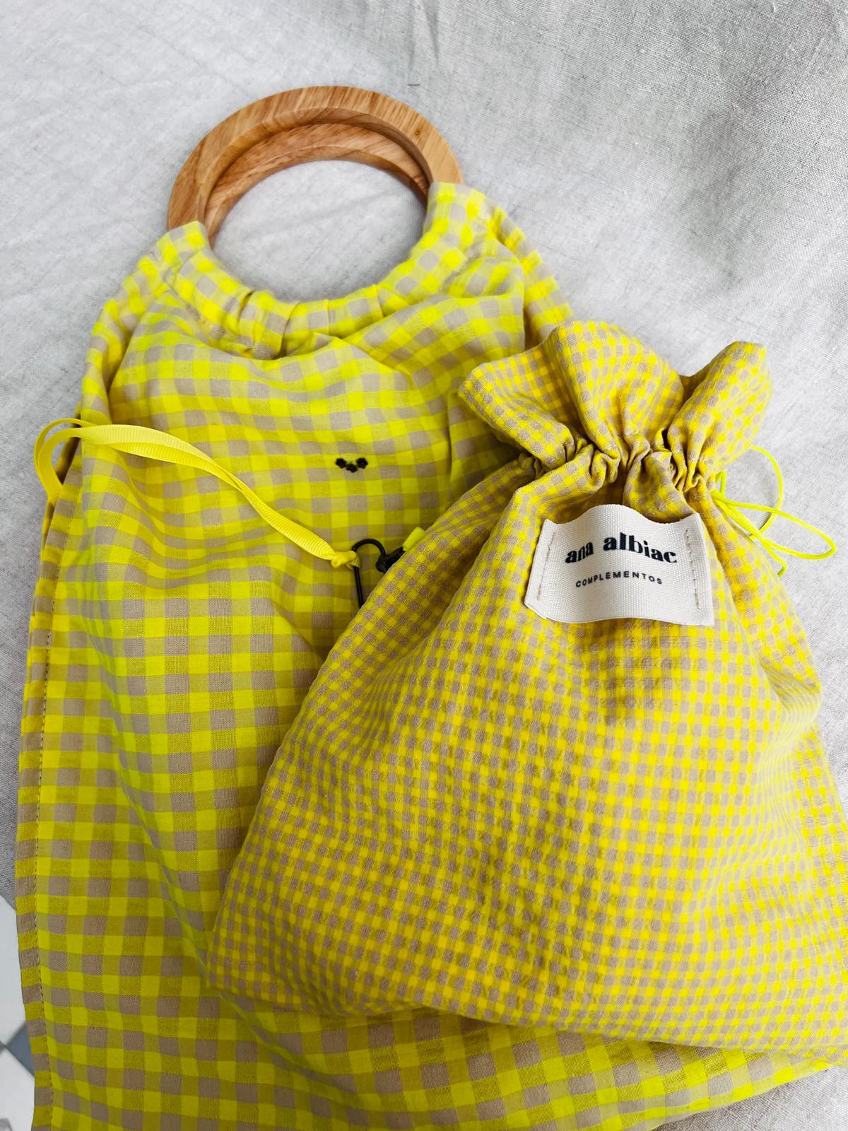 Bolso Benito vichy limón flúor