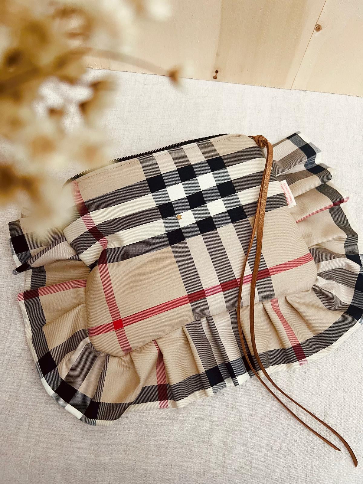 Clutch tejido Burberry