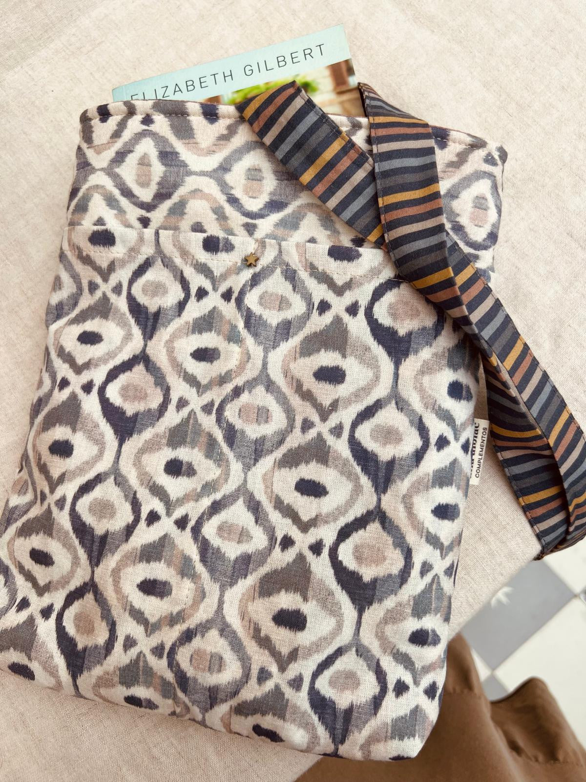 Funda de libro ikat azul