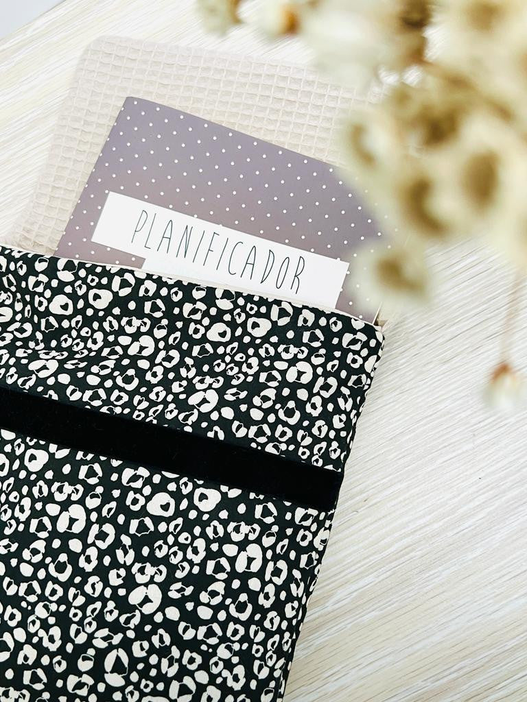 Funda de libro/tablet animal print black