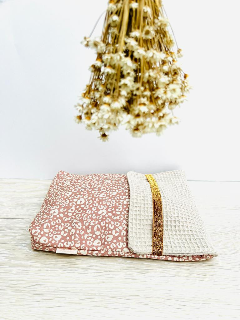 Funda de libro/tablet animal print pink