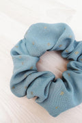 scrunchie verde y dorado